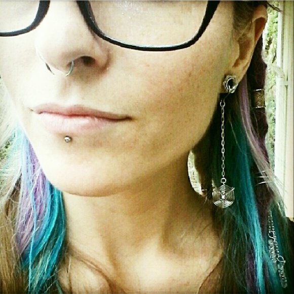 🕸 Spider Web Earring Collection 🕸 - Picture 5 of 7